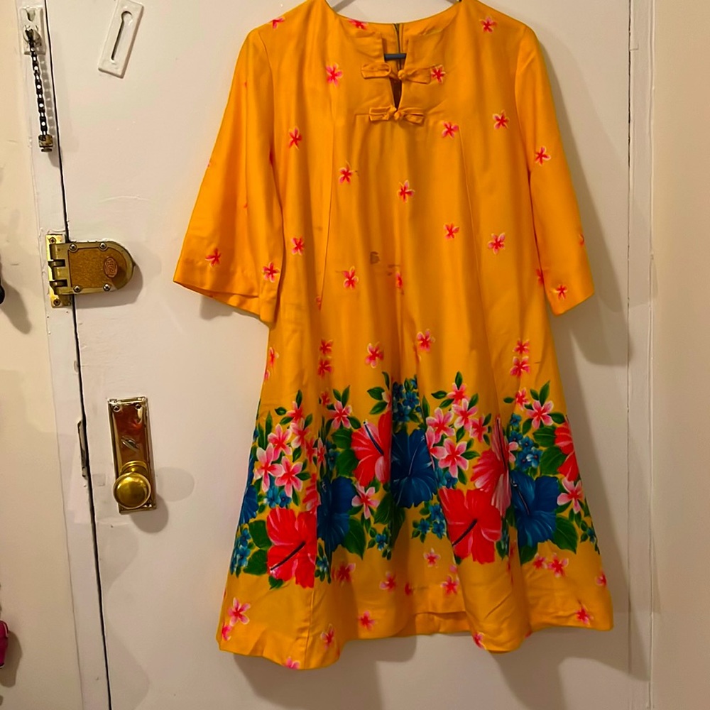 Vintage Yellow Floral Tunic House Coat a la Mad Men